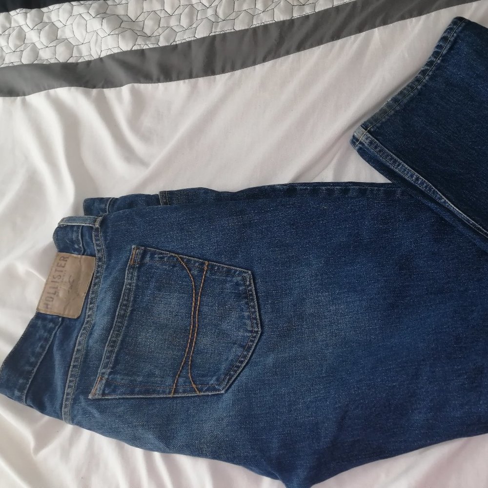 Men's Hollister Classic Straight Fit Jeans, Button Fly, Gently Used